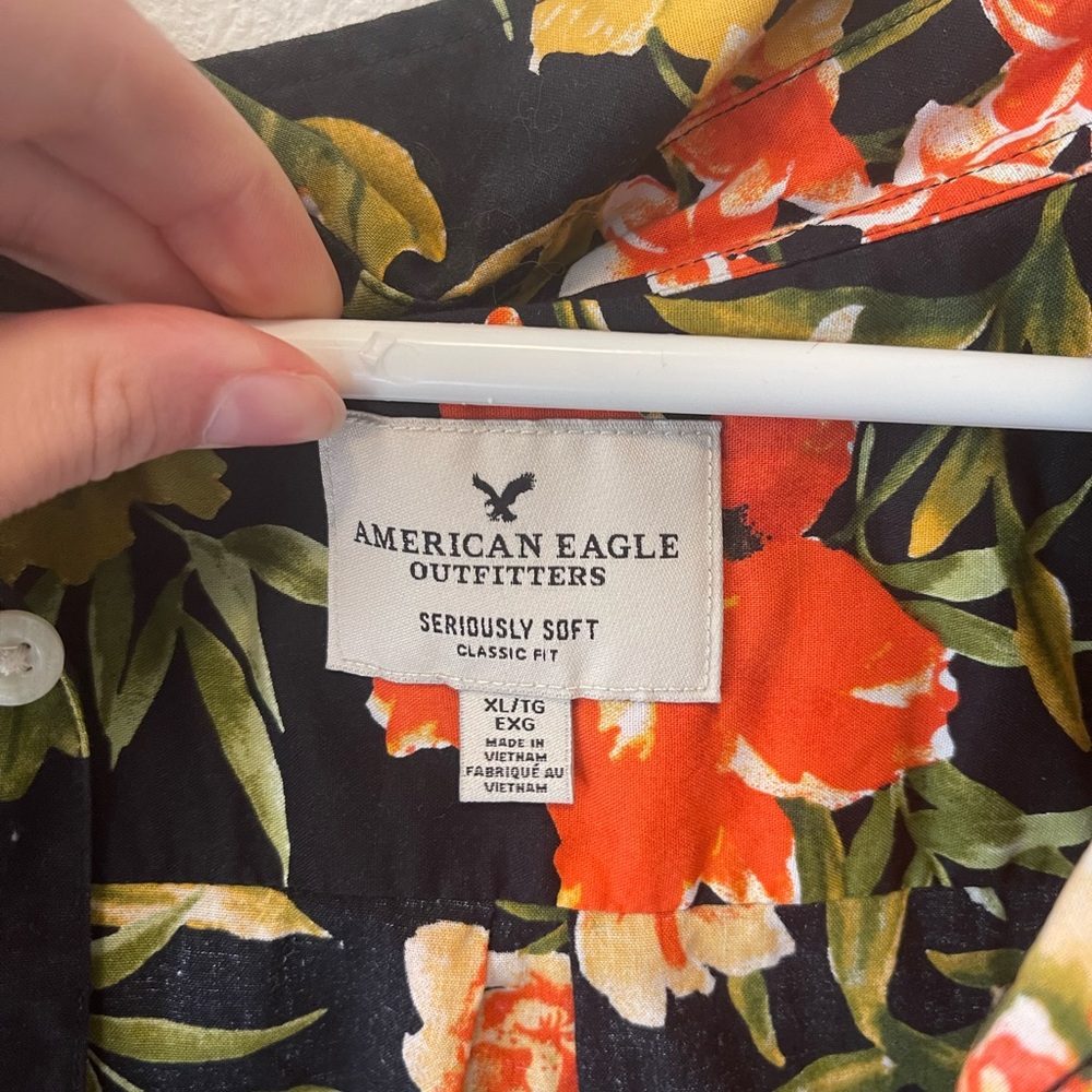 American Eagle Tropical Button Down - image 4